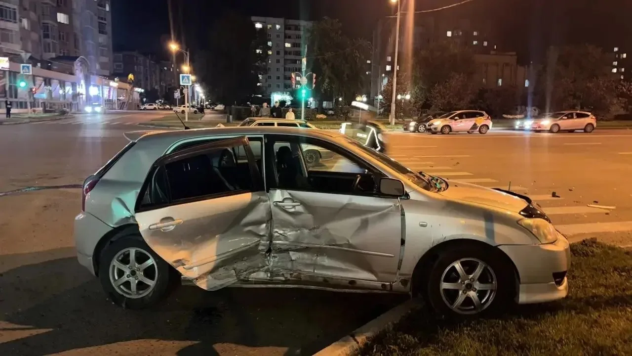 В Абакане в ДТП пострадала 8‑летняя девочка — она получила закрытый перелом седалищной ...