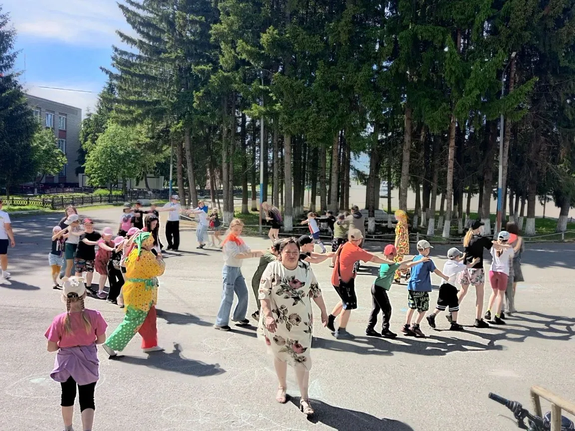 🌞 Лето, полное открытий: в Центре детского творчества стартовала сезонная школа.