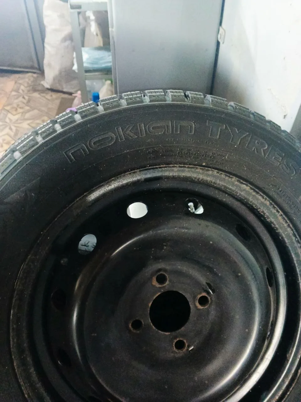 Зимняя резина Nordman 195/60 R15. 95 процентов шипов. С дисками, отбалансированная.15ты...