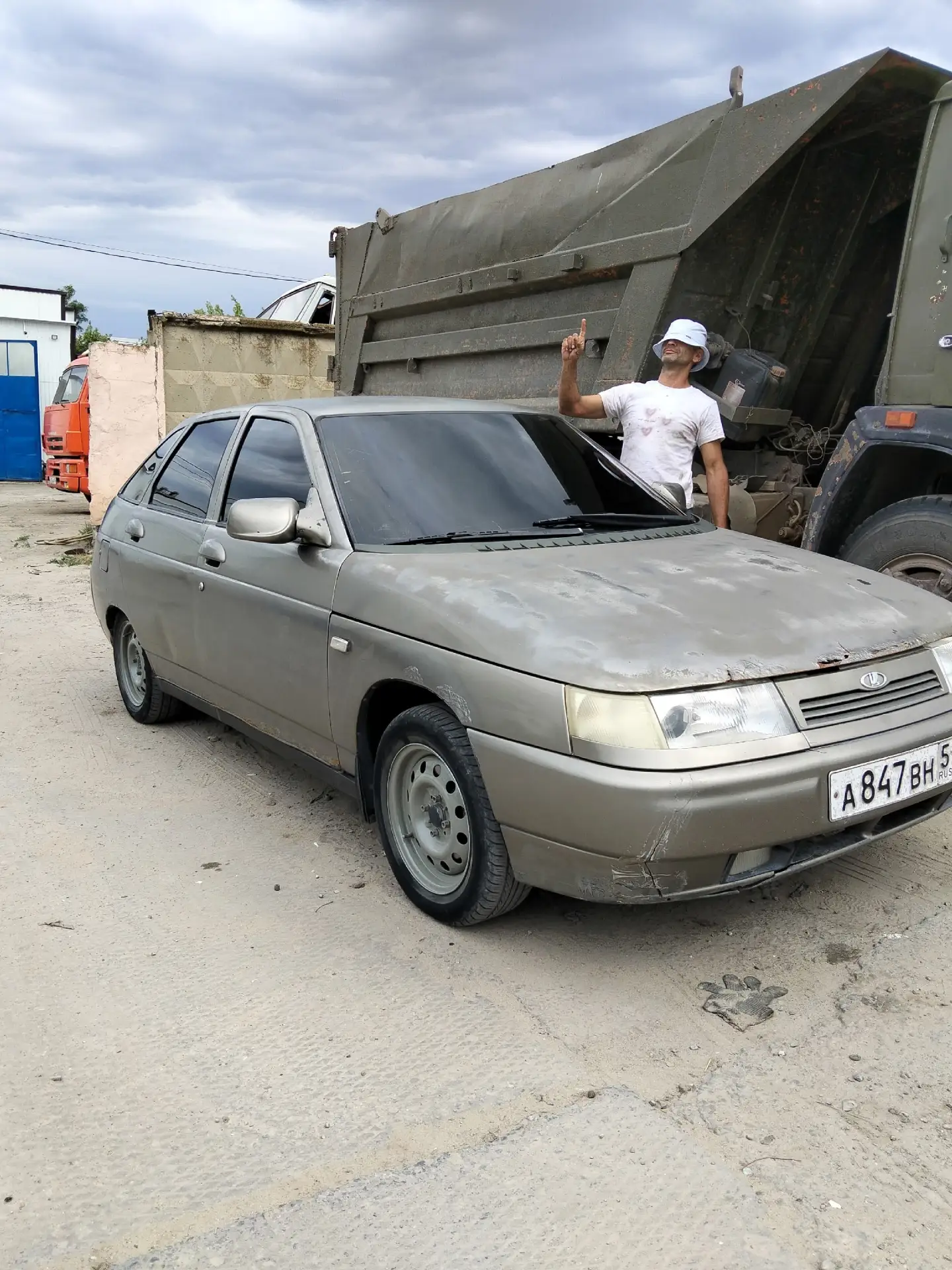 2002 год 16 рь 4 стекла подемника и подогрев работают авто запуск музыка дно норм кузов есть там сям