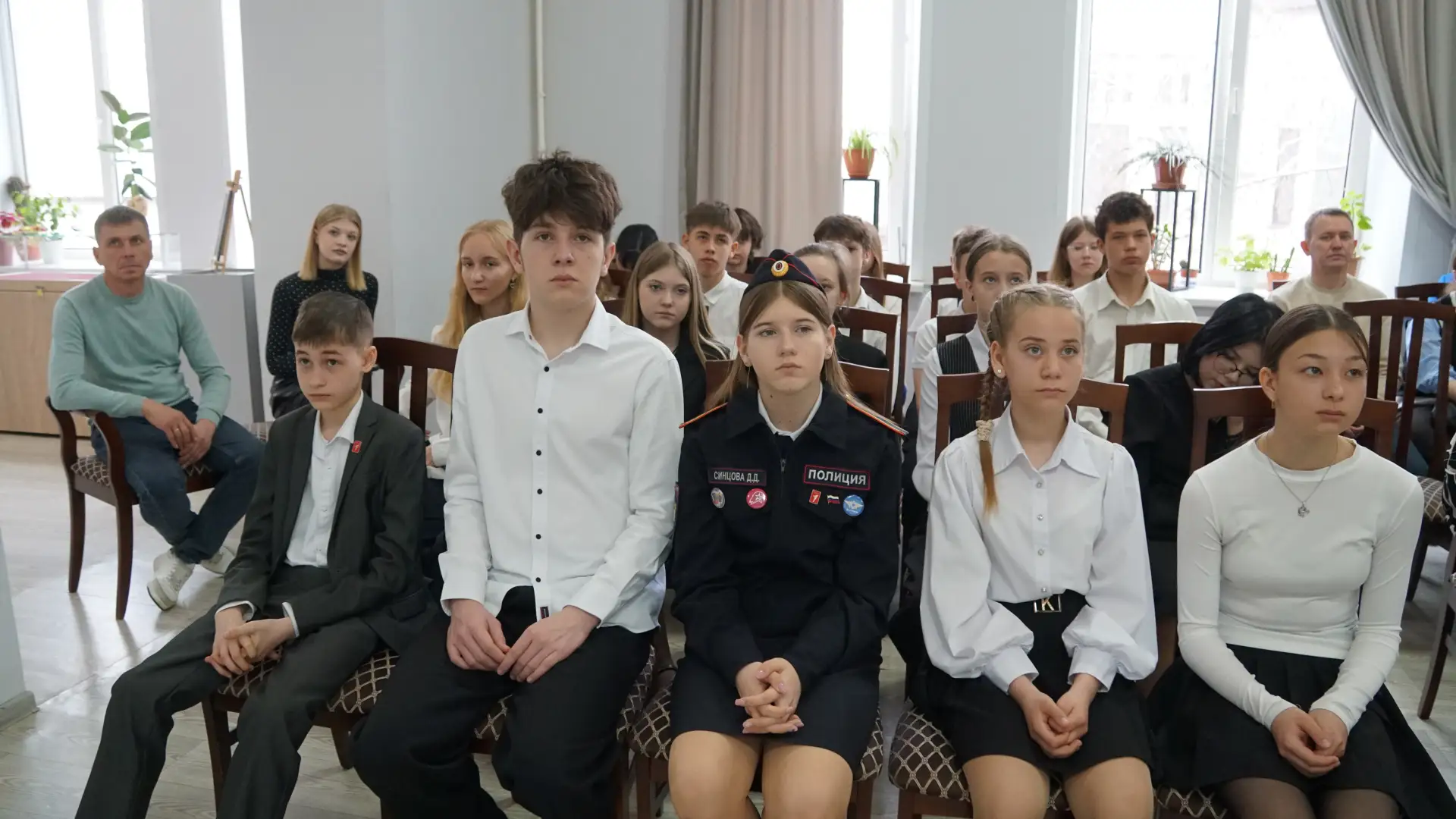 Юным бузулучанам вручили паспорта в преддверии Дня космонавтики