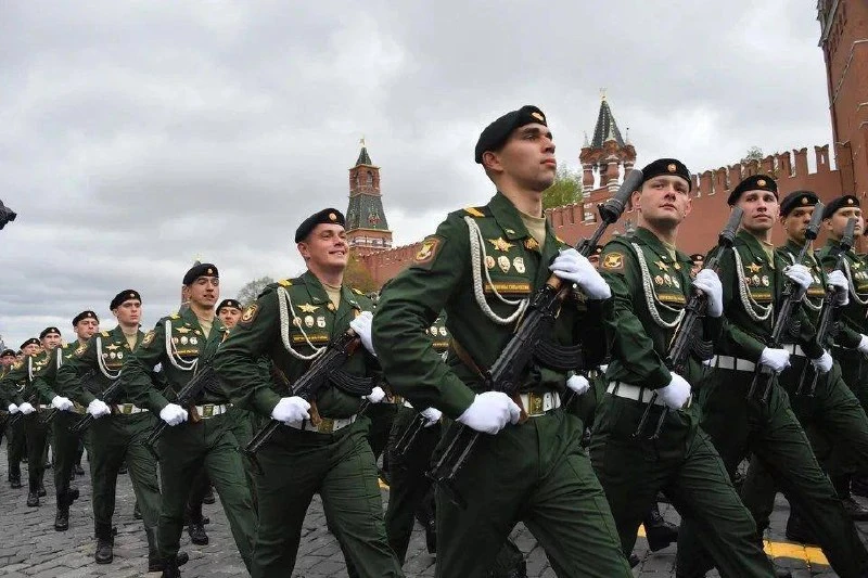 Балицкий поздравил военнослужащих с Днём Сухопутных войск России