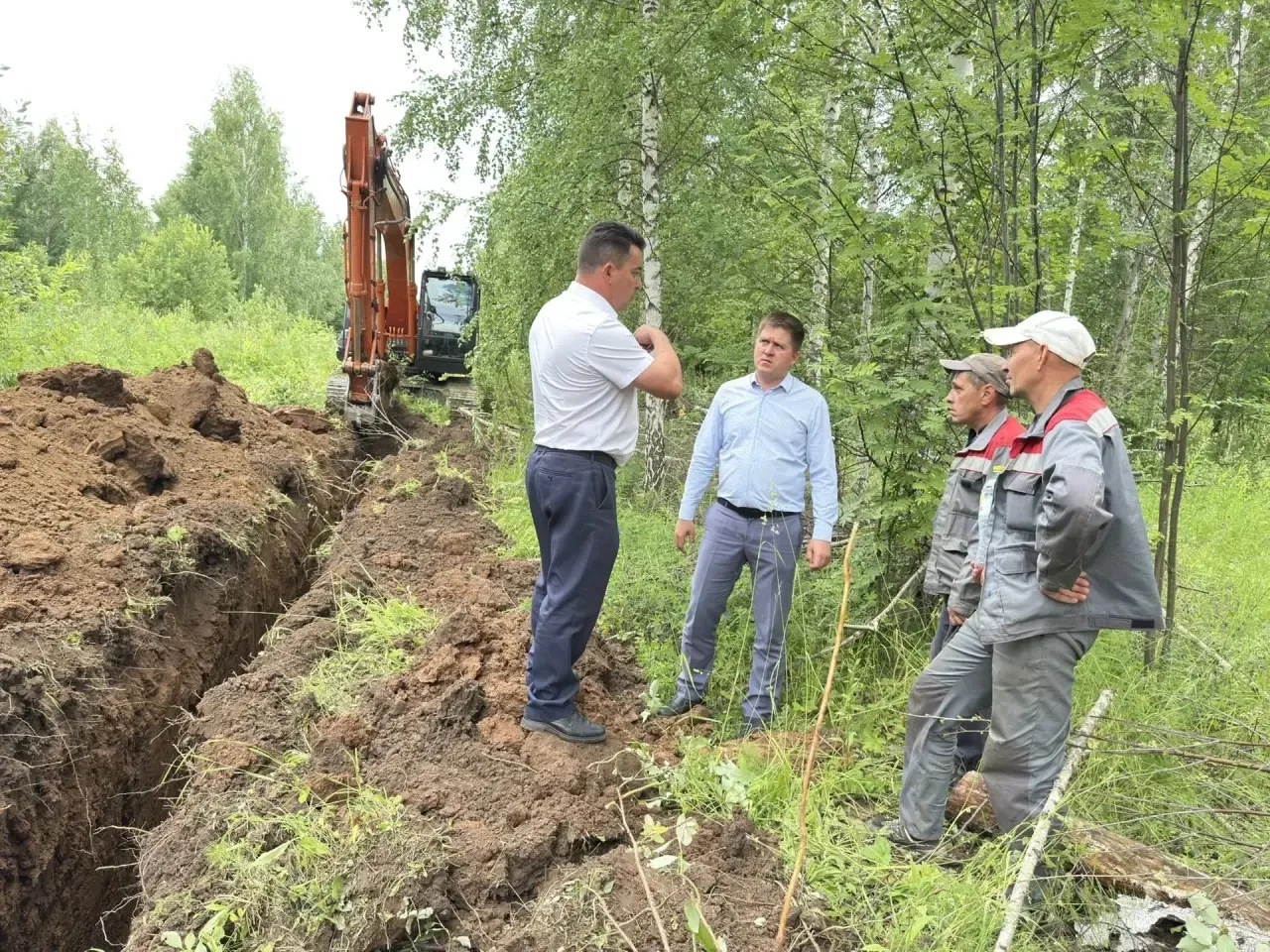 👷‍♂️ Глава администрации Аскинского района Динис Юсупов посетил место проведения работ и ознакомилс