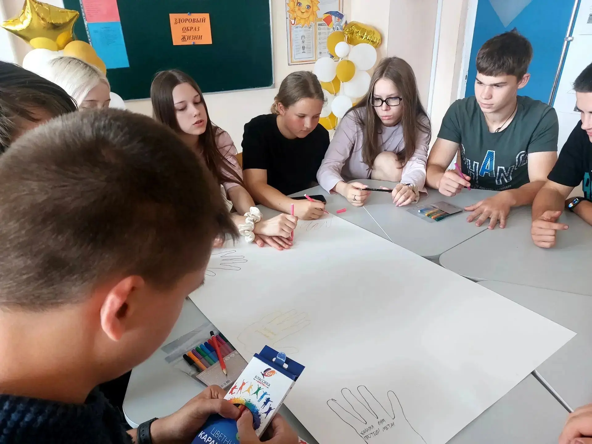 В третий день лагеря ребята, сразу после пробуждения и подъема, и уже по обыкновению, провели активн