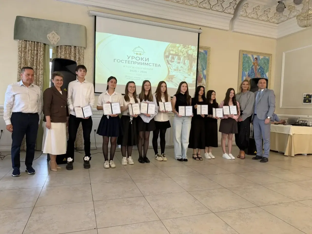 🎉 Большая радость и гордость — видеть, как наши ученики делают первые шаги в профессии!

Ребята усп