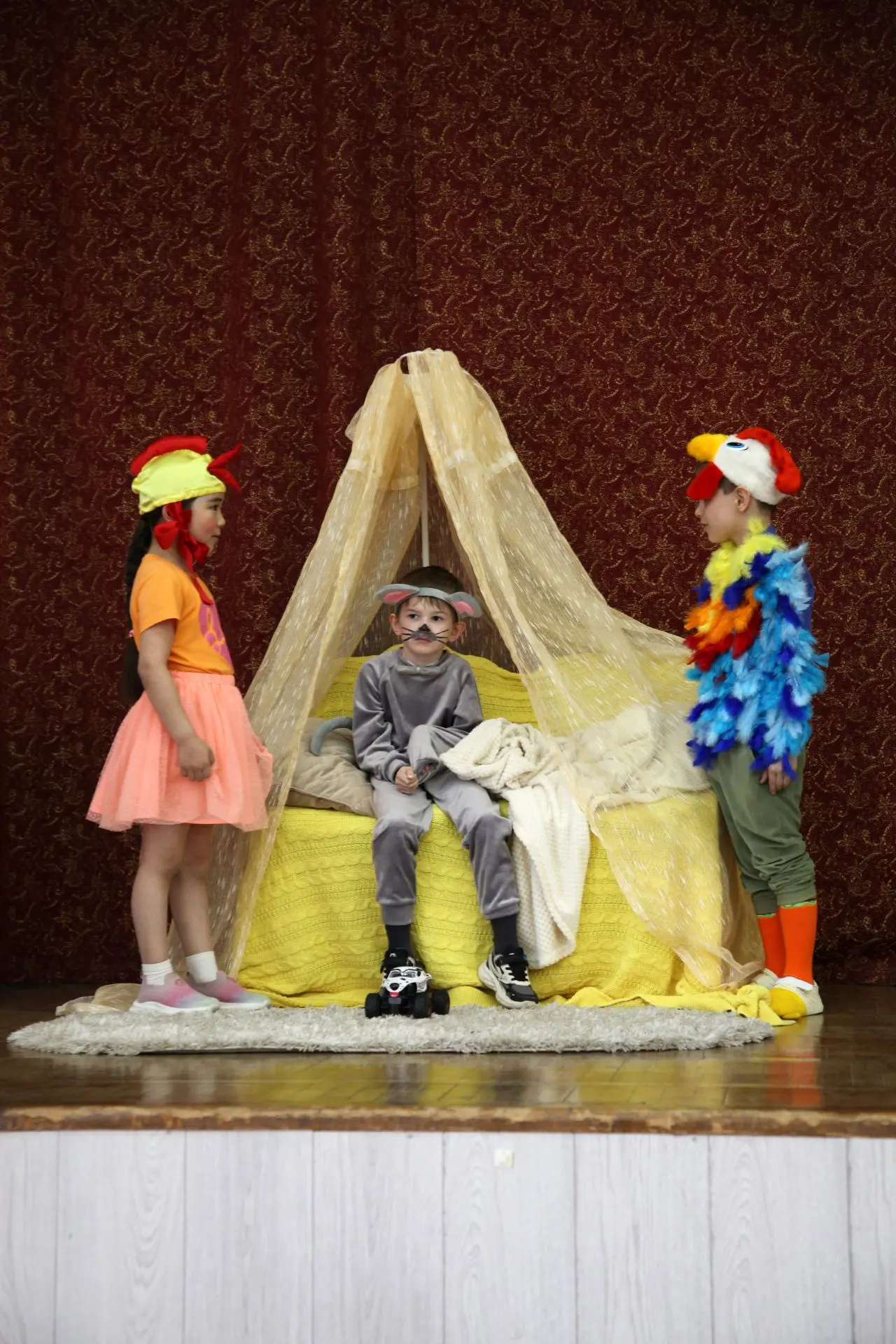 Спектакль «Глупый мышонок»  🐭 В честь окончания учебного года ученики 1 класса приготовили для своих