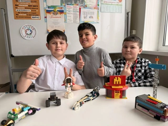 Занимаемся с удовольствием: занятия по LEGO в нашей школе.
