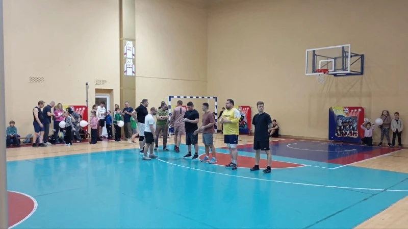Товарищеский матч среди пап: спорт объединяет! 19 февраля в нашей школе прошло замечательное событие