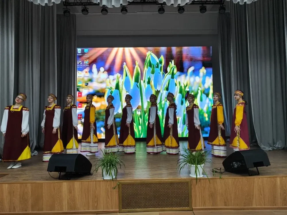 👏👏👏Творчество и патриотизм🌸‼️ И вновь наш хор русской песни "Горенка" находится на сцене. Наши девуш
