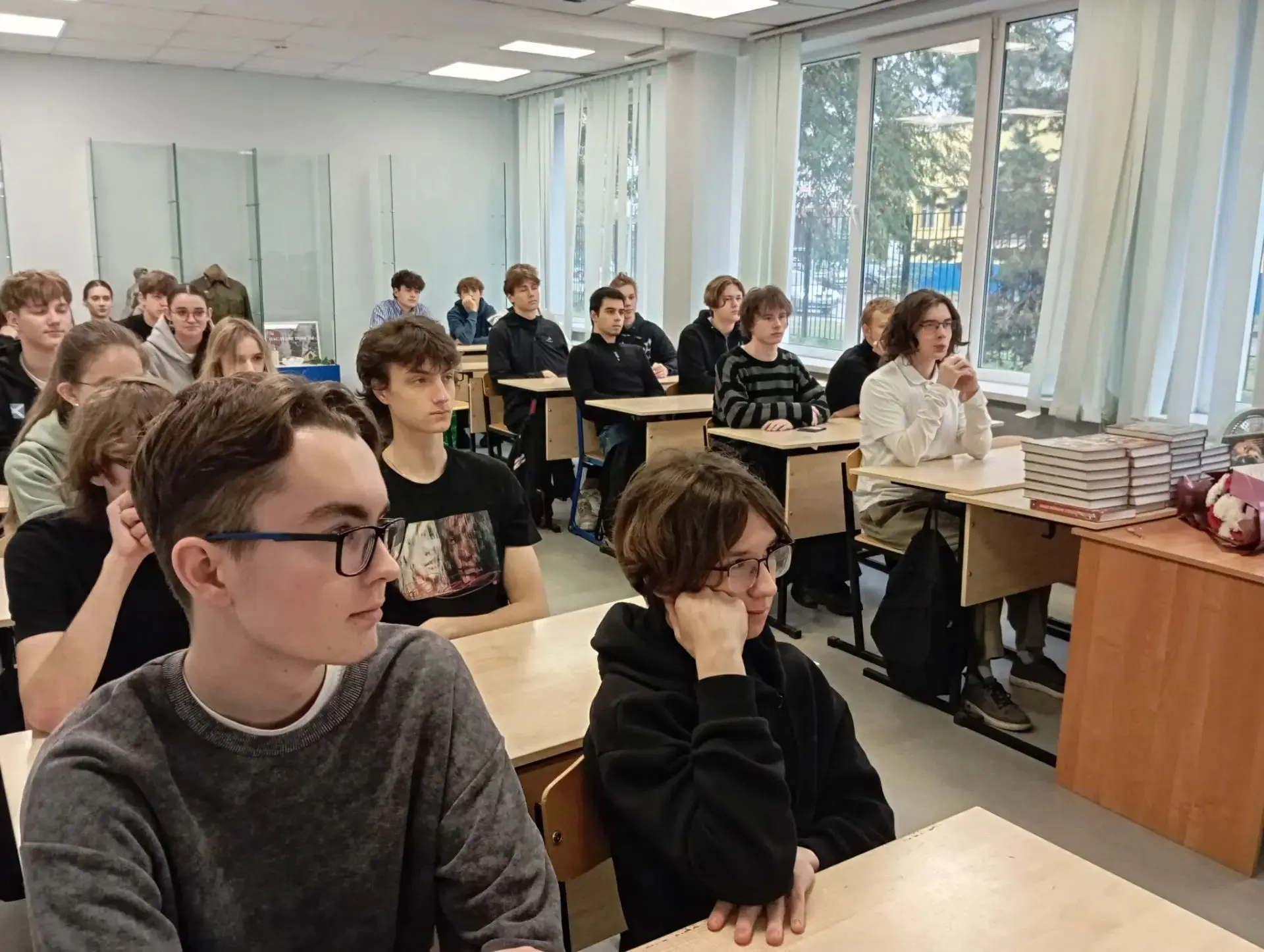 Разговоры о важном: Подвиг и слово – ценности, которые ведут за собой🇷🇺
