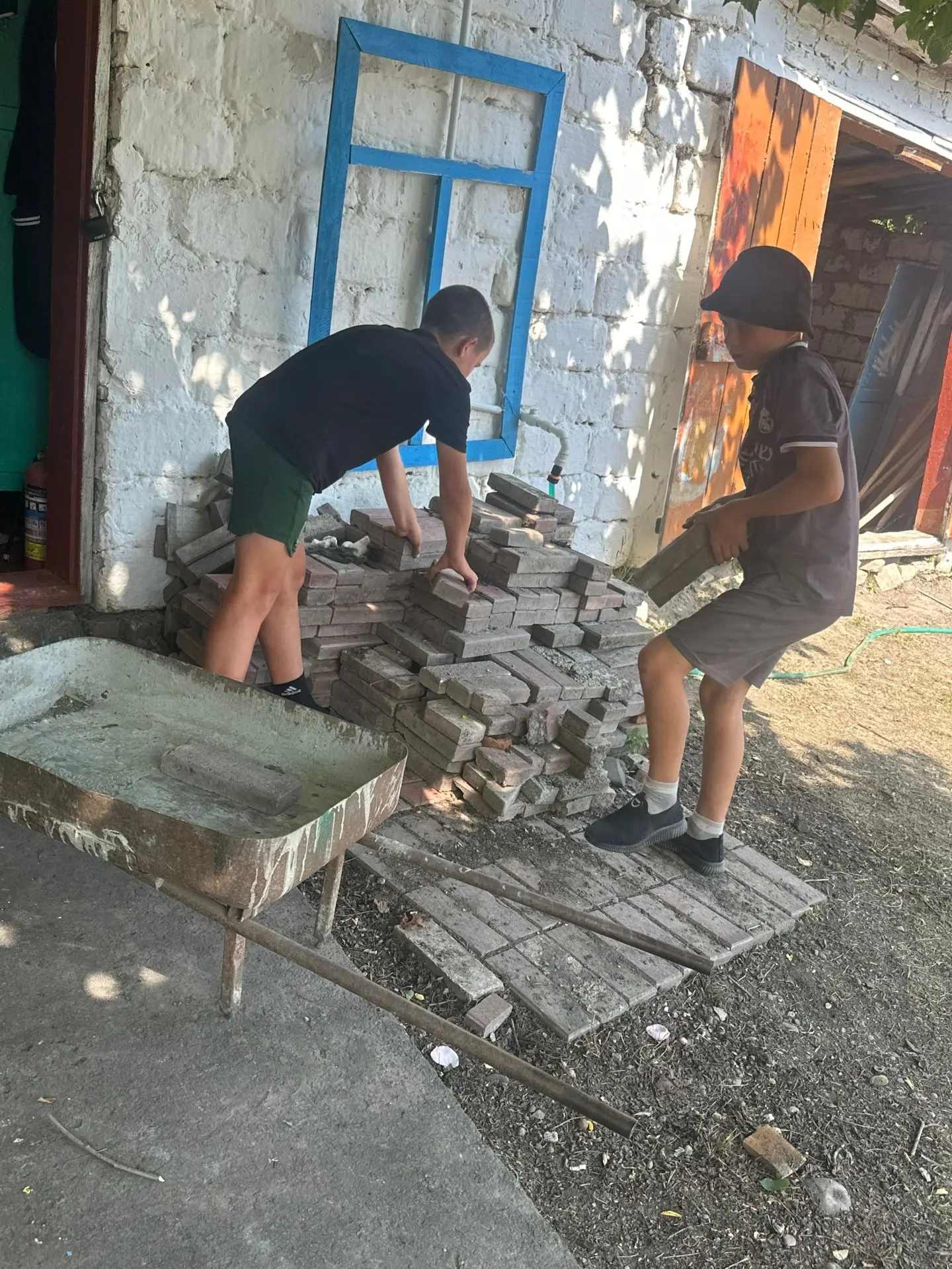 ТРУДОВОЙ ДЕСАНТ В ШКОЛЕ