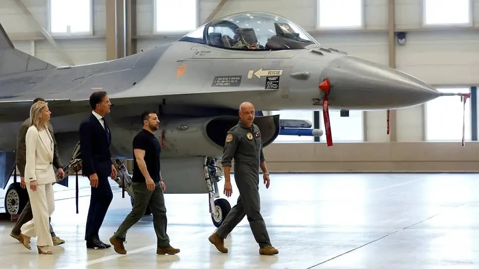 #Хроника СВО
 
В этот день первая партия истребителей F-16 прибыла на Украину
 
В ответ на это в Рос