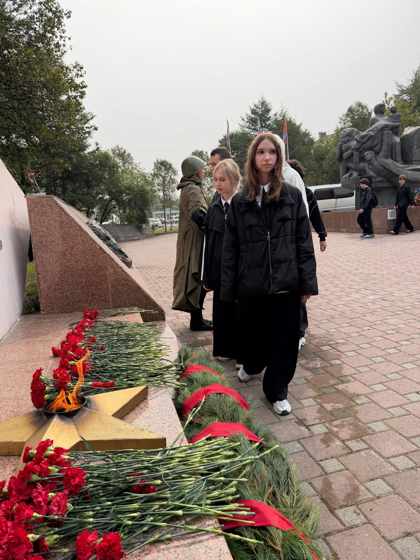 Сегодня наши старшеклассники приняли участие в торжественной церемонии, посвящённой 81‑...