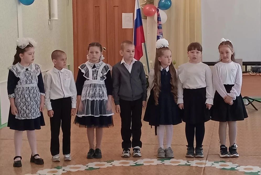 Как быстро пролетело время! В сентябре мы с волнением принимали ребят в "орлята-дошколята", открывая