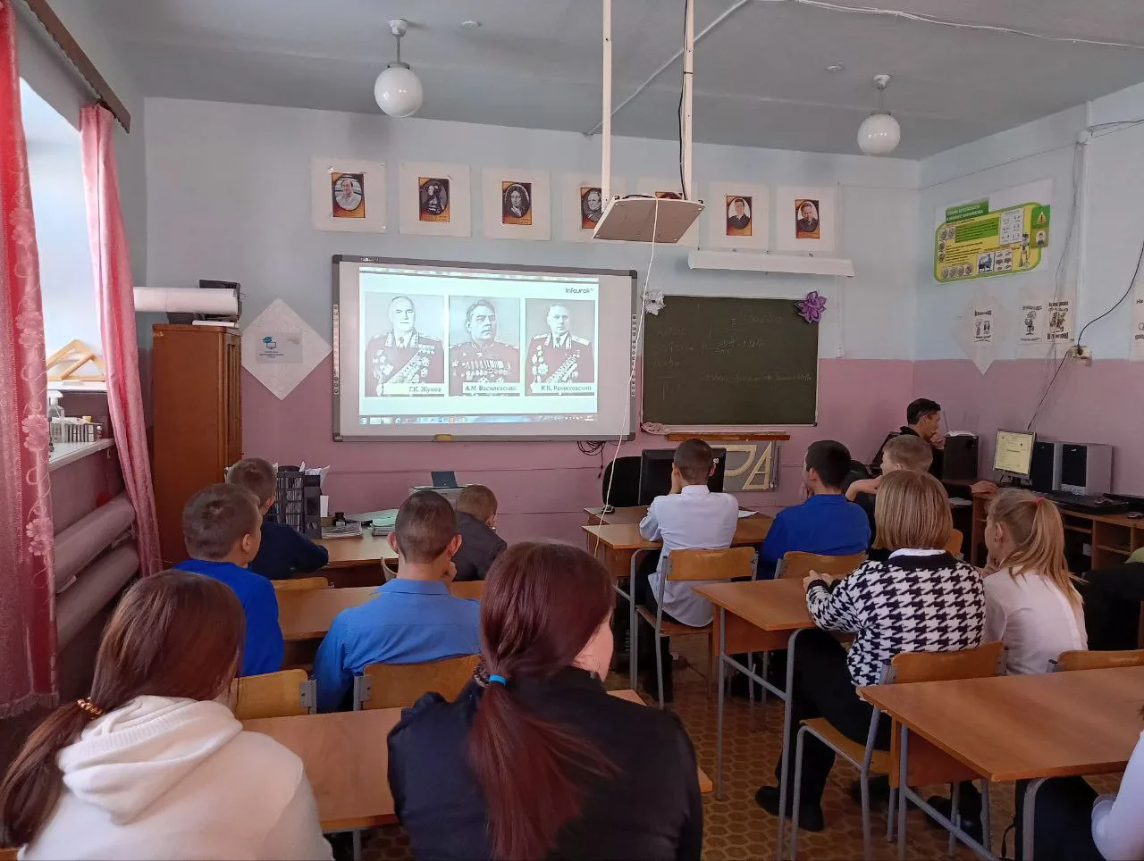 📌4.012026г в нашей школе был организован просмотр фильма и проведён классный час, посв...