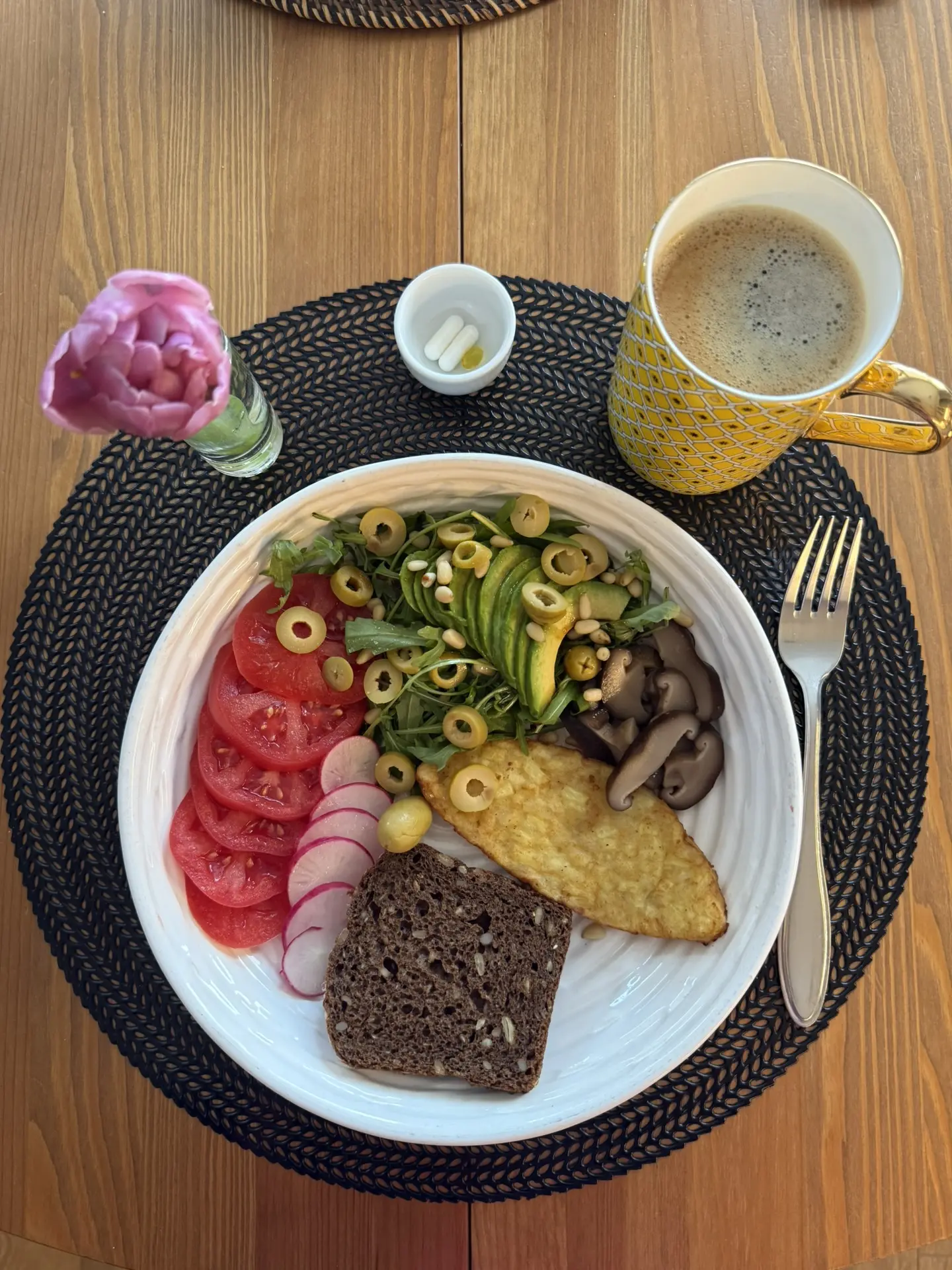 Доброе утро☕️🤍сегодня я завтракала с Мамой и да же еда казалась мне вкуснее😋всем жела...