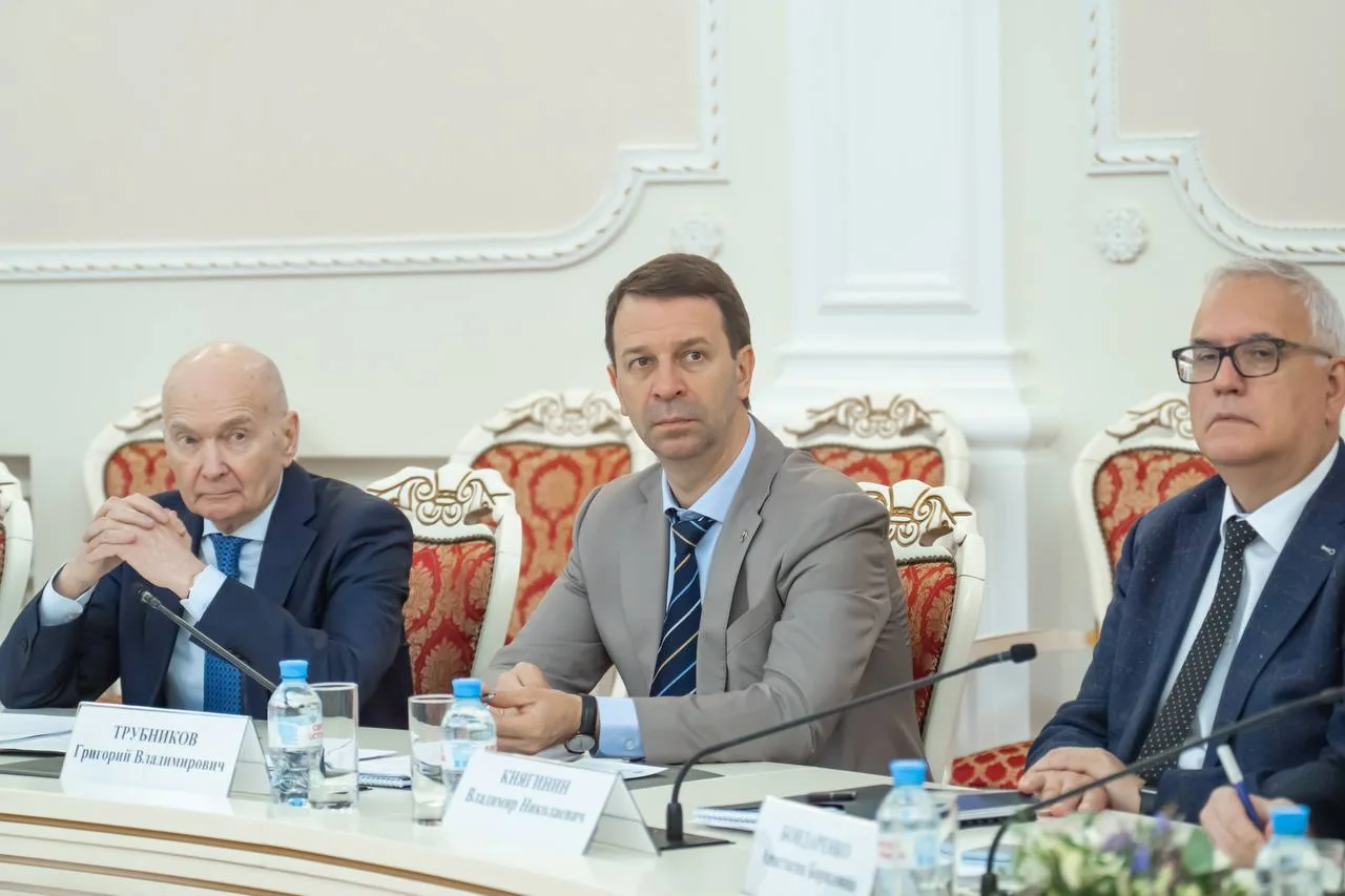 Дмитрий Чернышенко и Валерий Фальков подвели итоги работы Минобрнауки за 2025 год   Заседание итогов