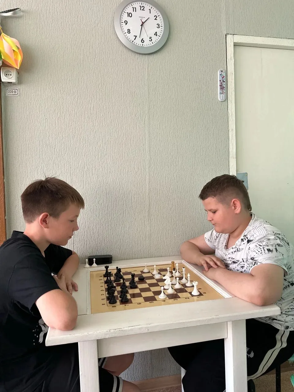В пришкольном лагере "Ромашка" прошёл день, посвященный безопасности на дорогах. Ребята...