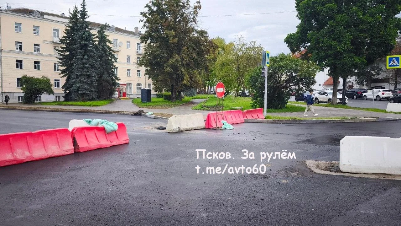 ‼️ Въезды на Советскую перекрыты между Октябрьской площадью и Некрасова, сообщают читатели