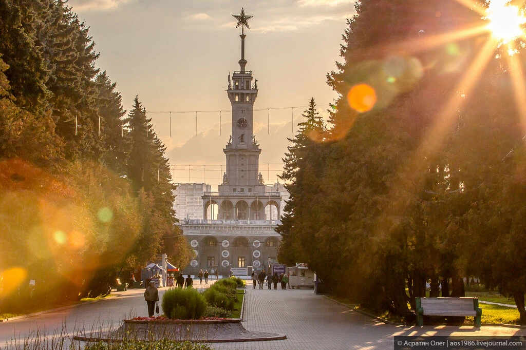 🏛️ Интересные места Москвы
Знаете ли вы, что в Москве есть настоящий маяк?

Многие удивляются, но в
