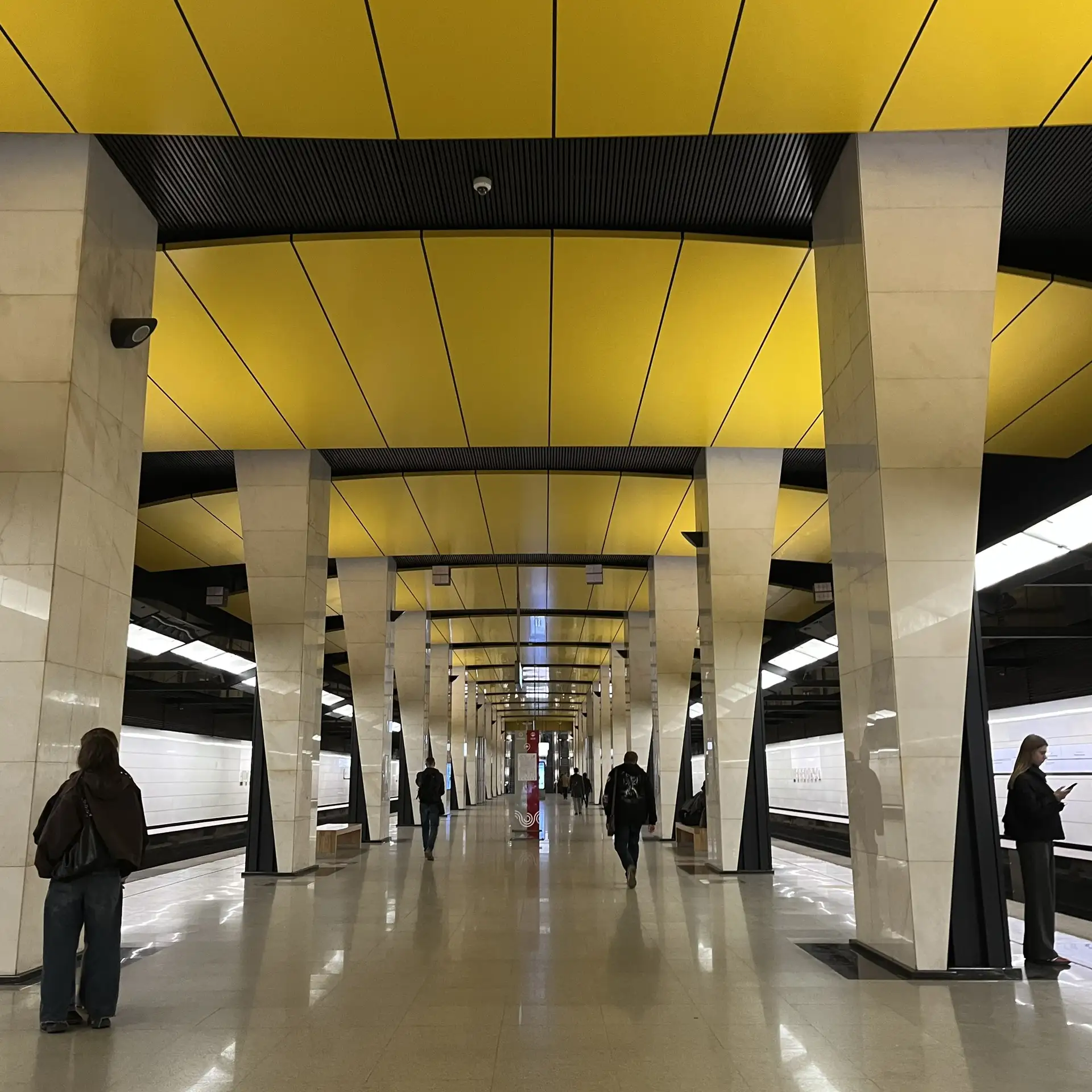 Встречаем новенькую графитовую ветку метро, Рублево-Архангельскую.