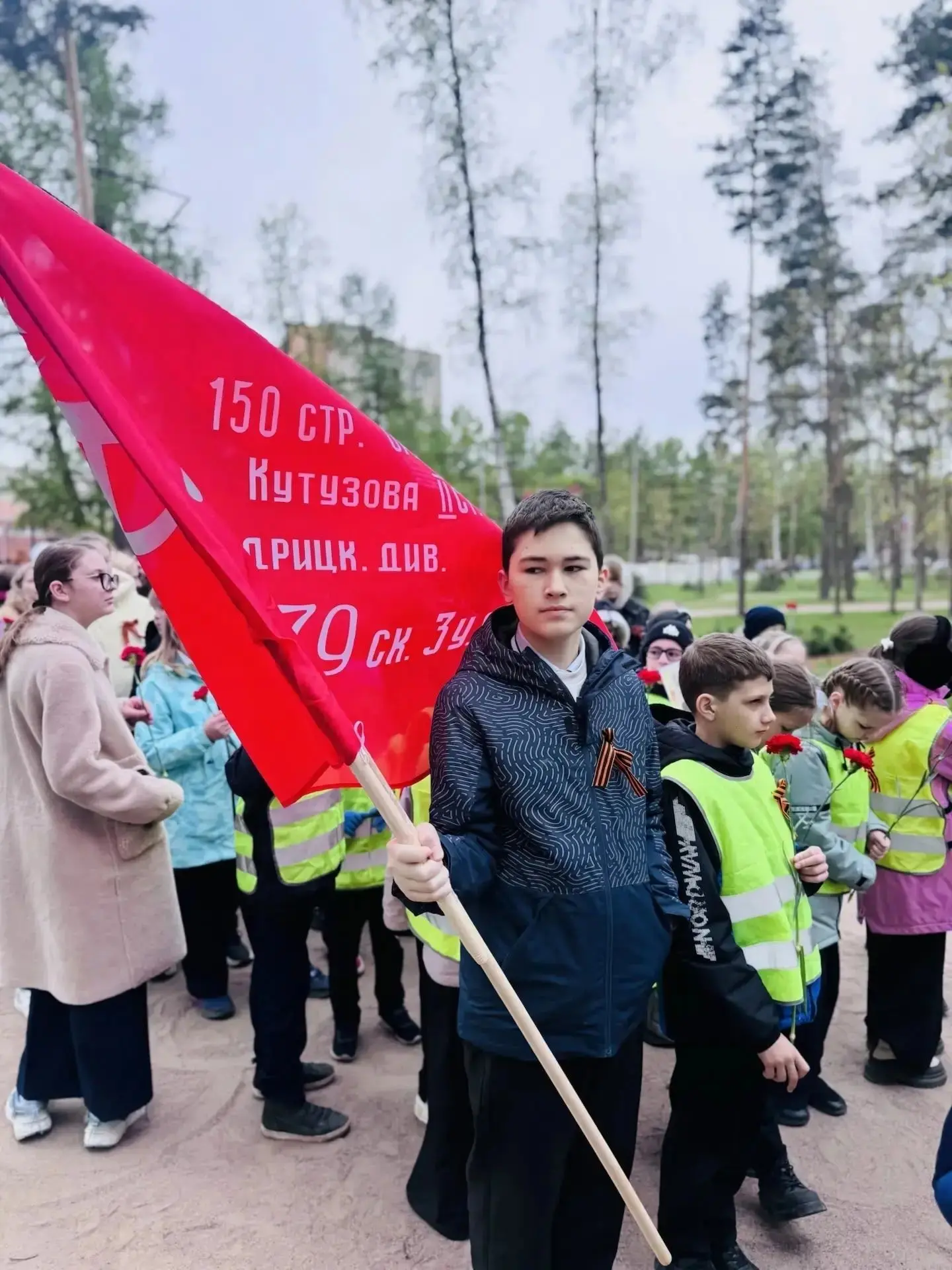 🗓️7 мая в лесопарке Сосновка состоялись две районные акции «Памяти павших будьте достойны» и «Пост №
