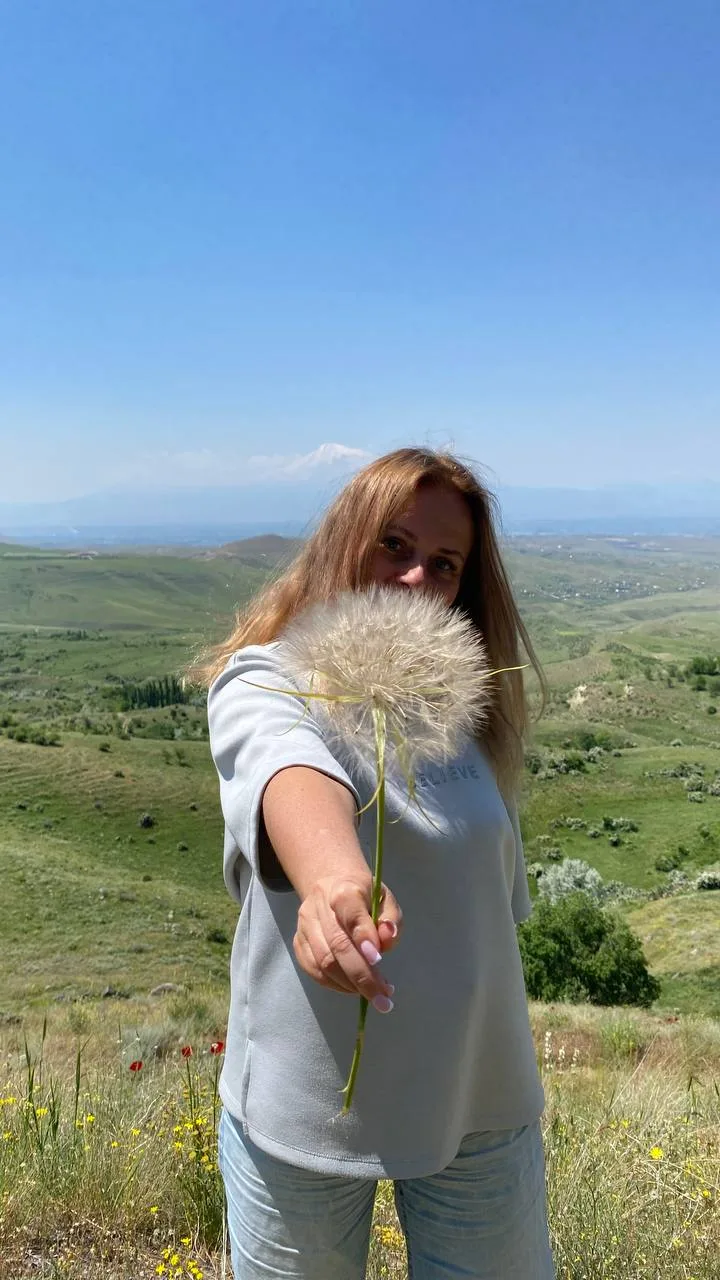 У меня появилось время рассказать вам про Армению, НО я не понимаю как вам больше зайдёт текстом или