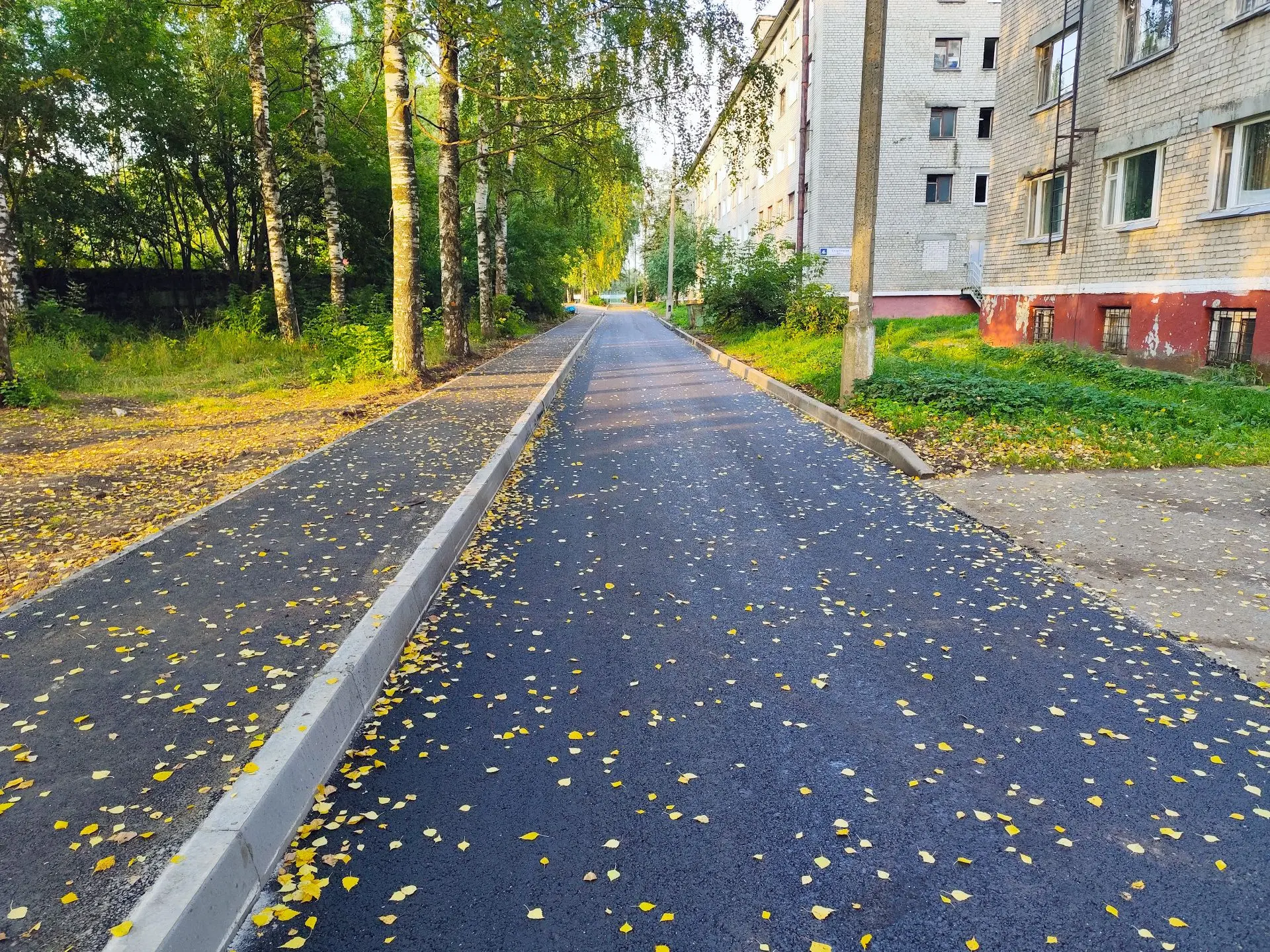 Новый асфальт уложен на большей части Спортивной улицы
