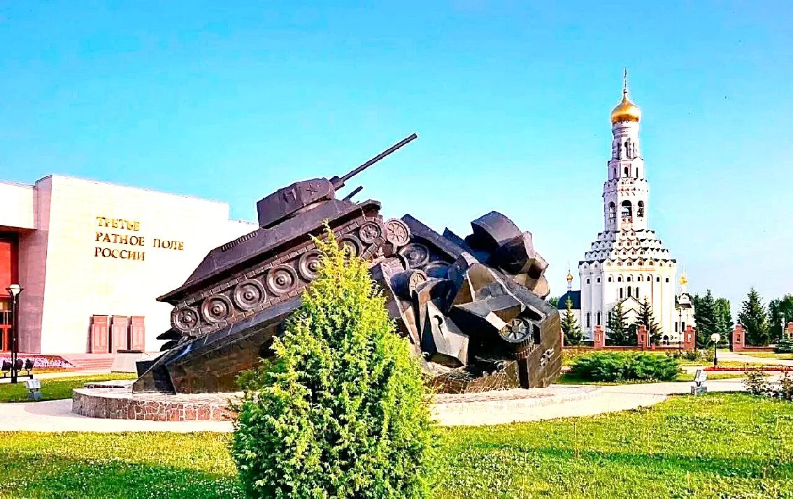 СТИХИ КУБАНСКОГО ПОЭТА ВПЕРВЫЕ ПРОЗВУЧАЛИ НА ПРОХОРОВСКОМ ПОЛЕ   Краснодарский поэт и публицист, лау