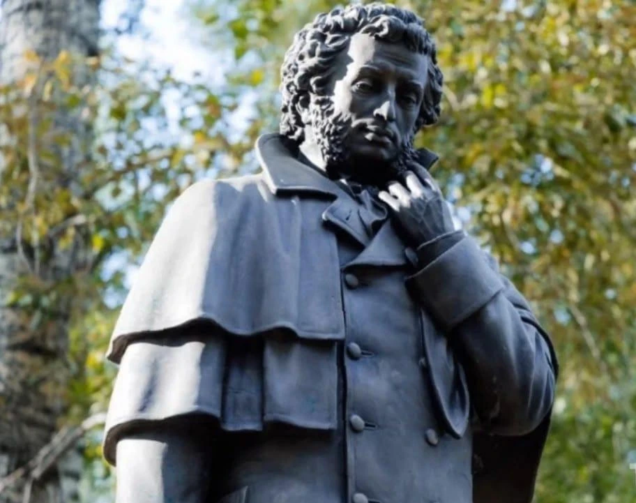 💫Установка памятника Александру Сергеевичу Пушкину в Буфф-саду нашего любимого города - это значимо