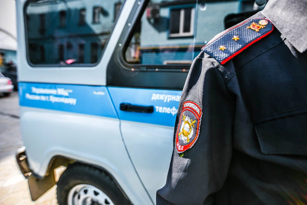 🔴 В Краснодаре задержали нелегальных таксистов на привокзальной площади