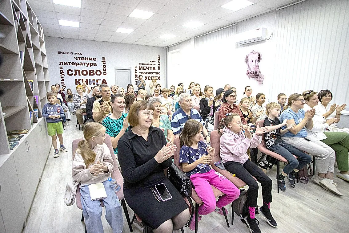 В АНАПЕ ПРЕЗЕНТОВАЛИ ПУТЕВОДИТЕЛЬ ПО ЧЕРНОМОРСКИМ КУРОРТАМ КУБАНИ   В Детско-юношеской библиотеке Ан