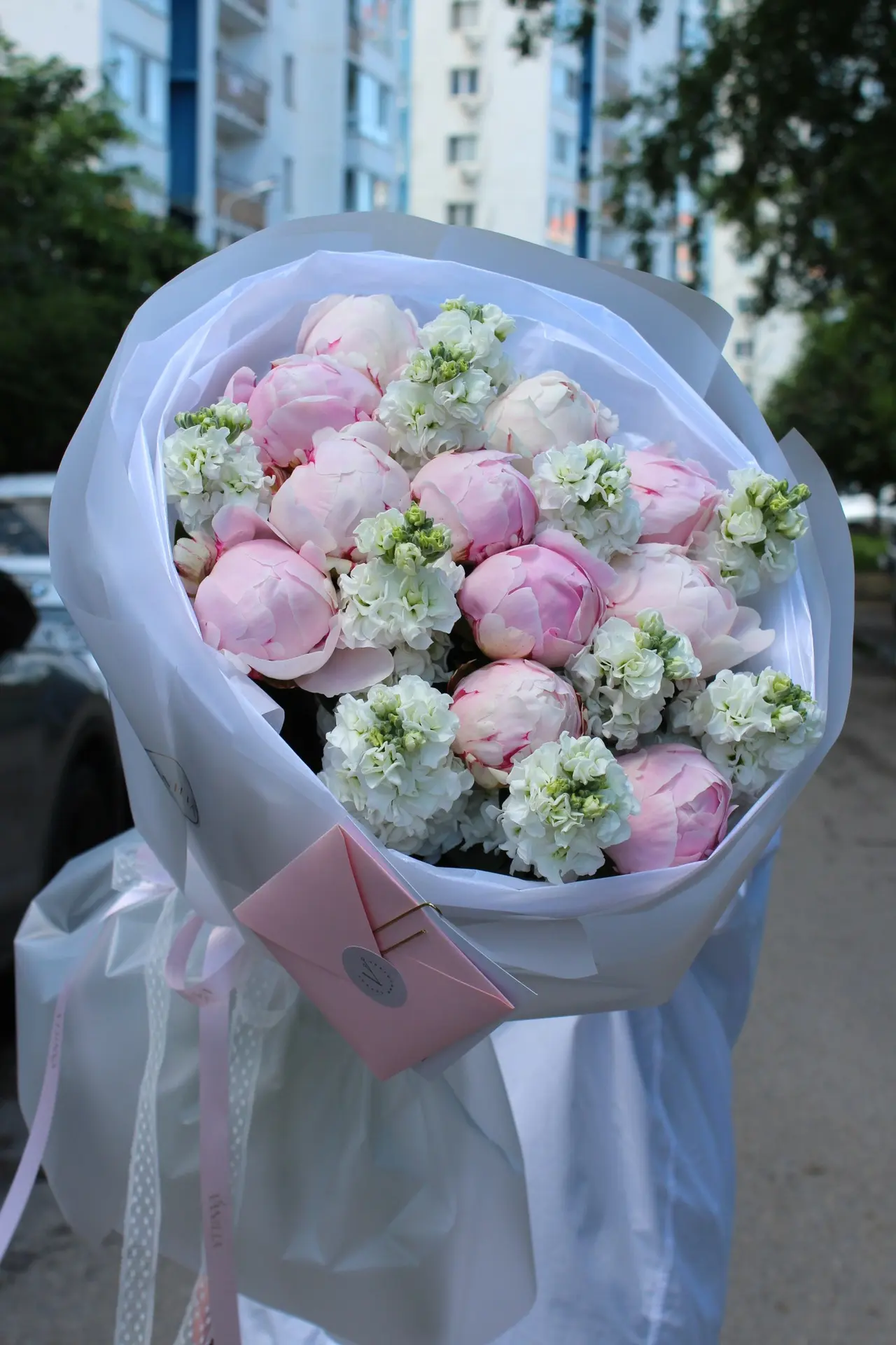 Ароматный букет из Пионов и нежной Маттиолы 🌸💭