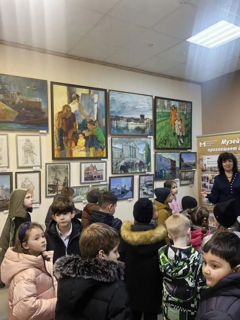 🎨 Герои глазами художников! 👨‍👩‍👧‍👦  30 января, 1 «Г» класс прикоснулся к важному и очень трогательн