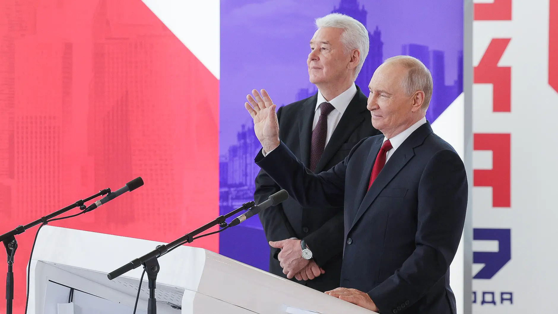 В День города, по доброй традиции, открываем с Президентом России Владимиром Путиным ва...