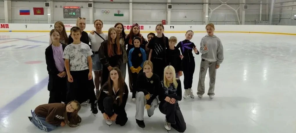 Лед тронулся, или Как наши ребята стали на коньки! ⛸️❄️
Четверг в лагере был по-настоящему морозным 