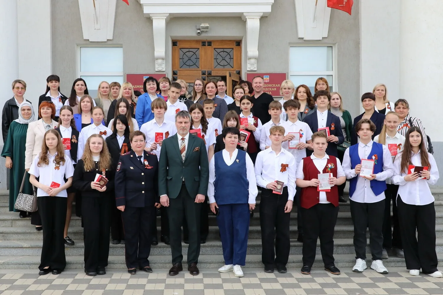 ТОРЖЕСТВЕННАЯ ЦЕРЕМОНИЯ ВРУЧЕНИЯ ПАСПОРТОВ ГРАЖДАНИНА РФ ШКОЛЬНИКАМ  В рамках Всероссийской акции «М
