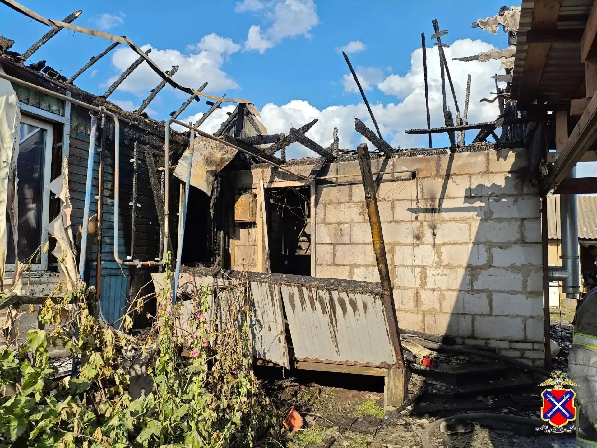 В Урюпинском районе задержан мужчина, устроивший поджог дома.