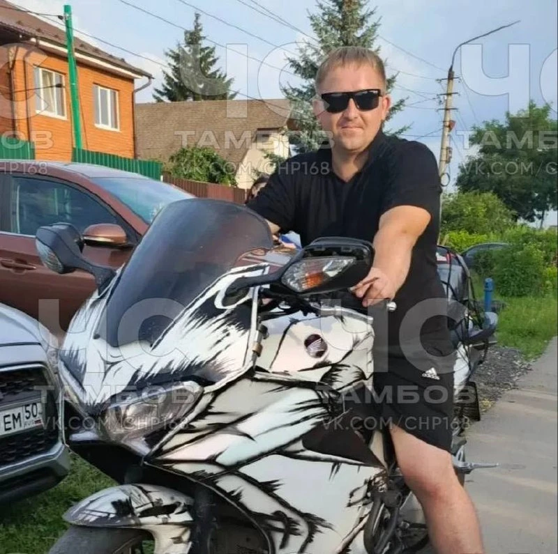🙏 Вместо плащей — рабочая форма: обычные жители Тамбовщины вывели 80 коллег из-под уда...