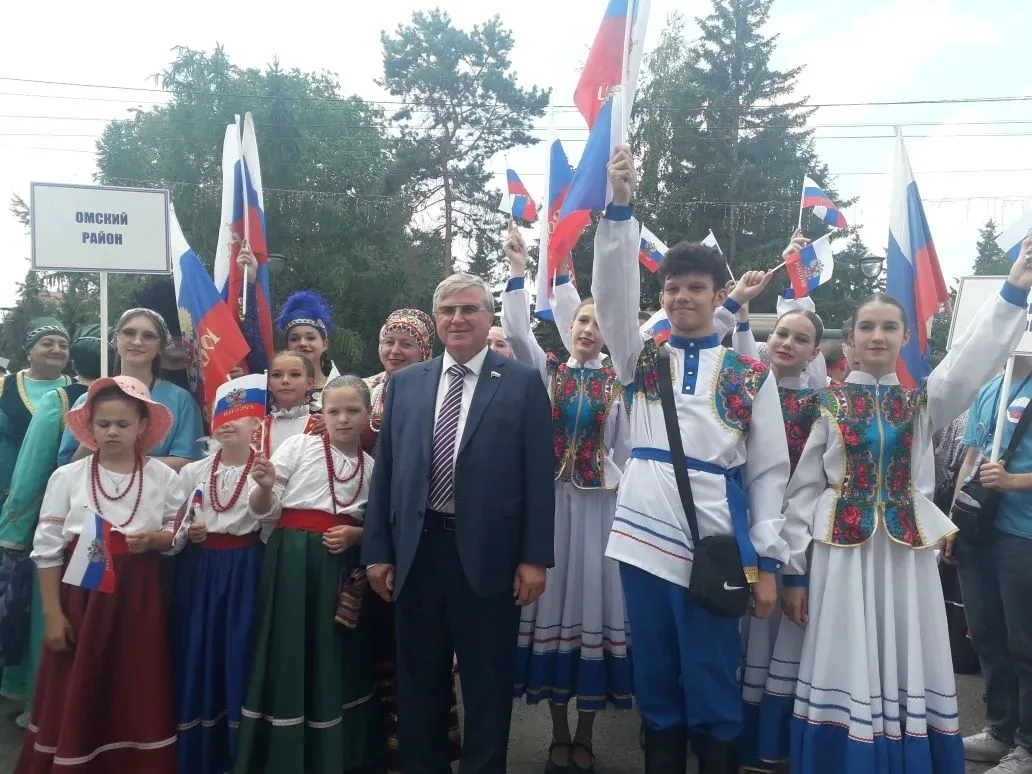 Творческая делегация Омского района приняла участие в масштабном праздновании Дня России🇷🇺
12 июня