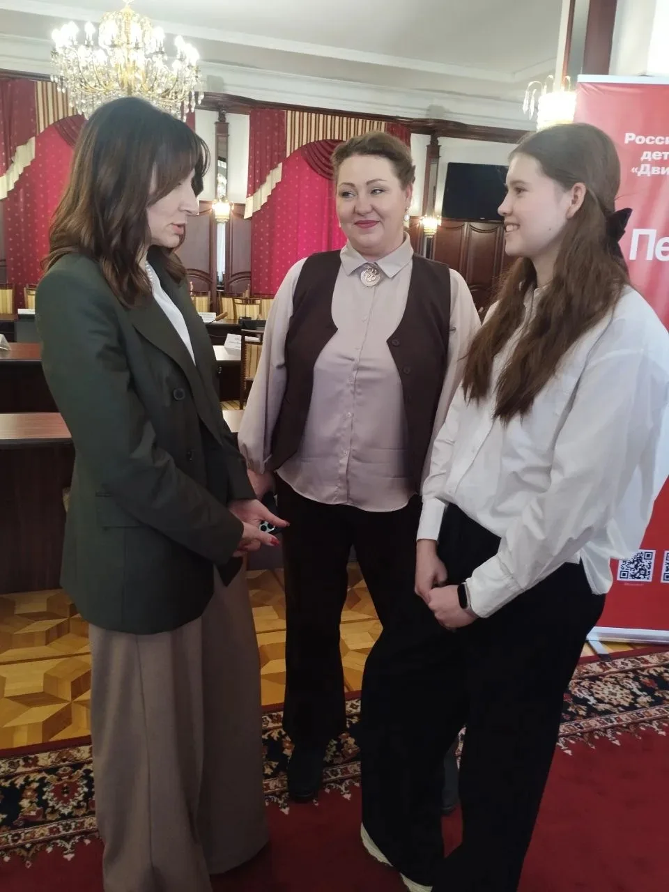 Гордость нашей школы: встреча с Министром образования! 🌟 Сегодня в Кирове состоялось знаковое событи