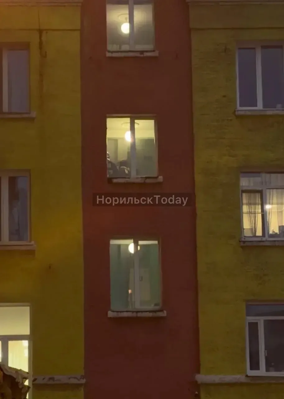 «Почему на Комсомольской, 12 всё в дыму?»