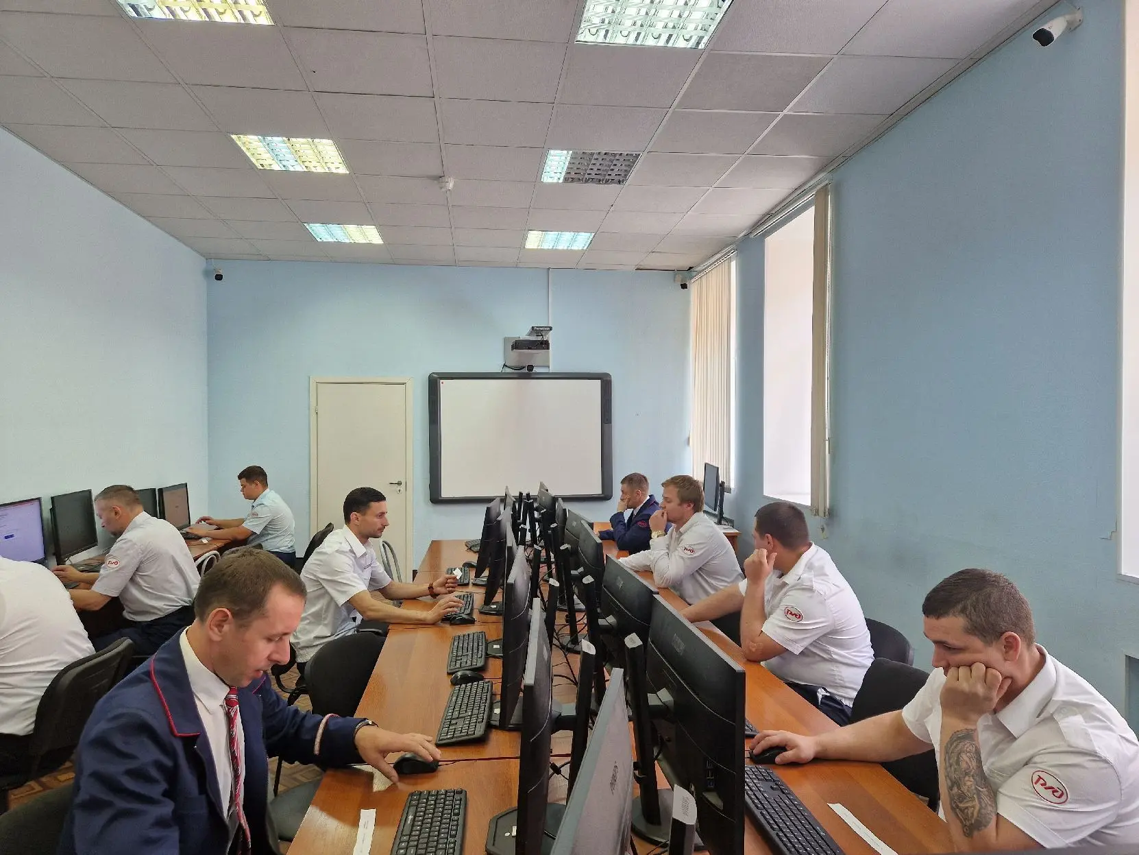 Проверка теоретических знаний лиц, претендующих на получение свидетельств, на право управления курси