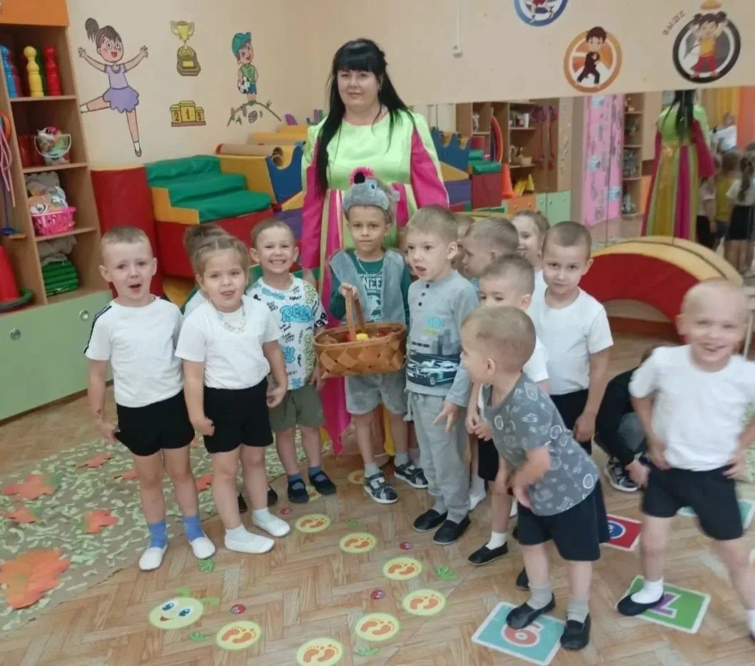 Сегодня в средней группе "Солнечный городок "прошло развлечениеи "Прощание с летом»