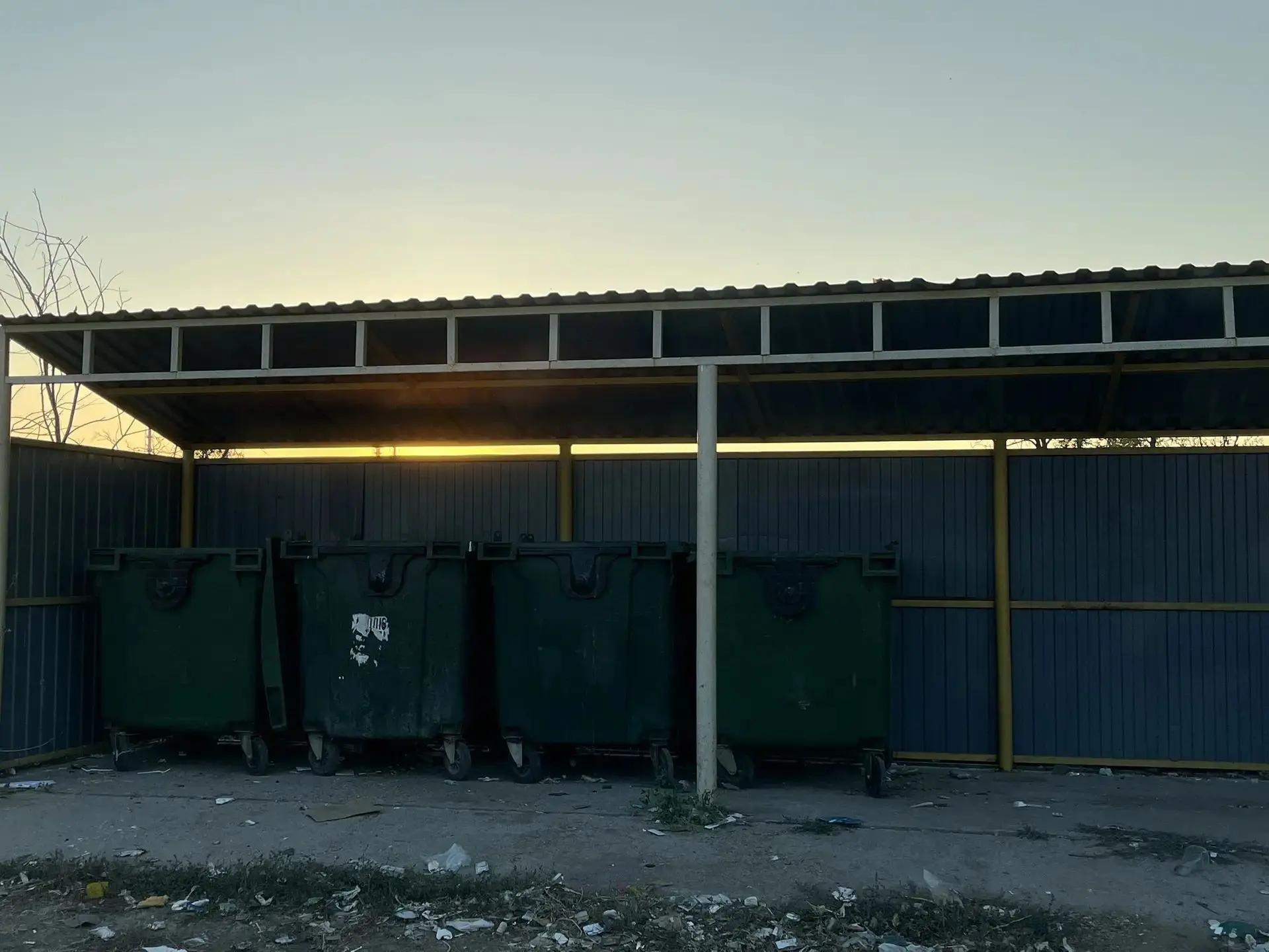 Уважаемые садоводы! 22.08.2026 г. 🚛 Вывоз веток 🌿 мусора, отходов (подбор) с территор...