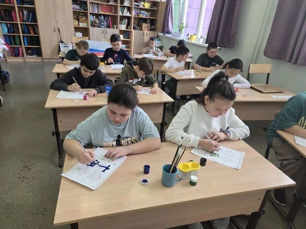 В нашей школе в рамках Года Китая прошли увлекательные мастер‑классы, погрузившие ребят в атмосферу 