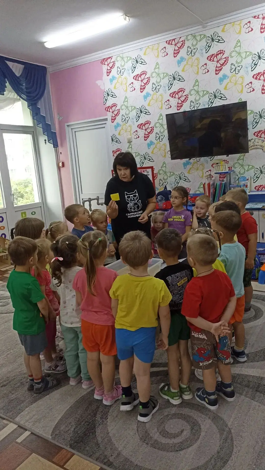 "ПОКА МАМА НА РАБОТЕ"
💫Сегодня в группе №5 (3-4 лет) прошло увлекательное экспериментирование на те