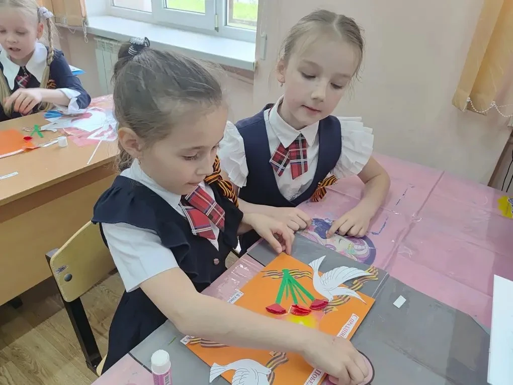 ✂️ В преддверии Великого праздника — Дня Победы — прошли увлекательные мастер-классы по изготовлению
