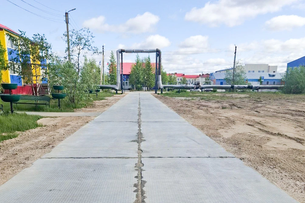 Готовимся к сезону благоустройства в районе. В Заполярном в прошлом году отремонтированы 2 участка д