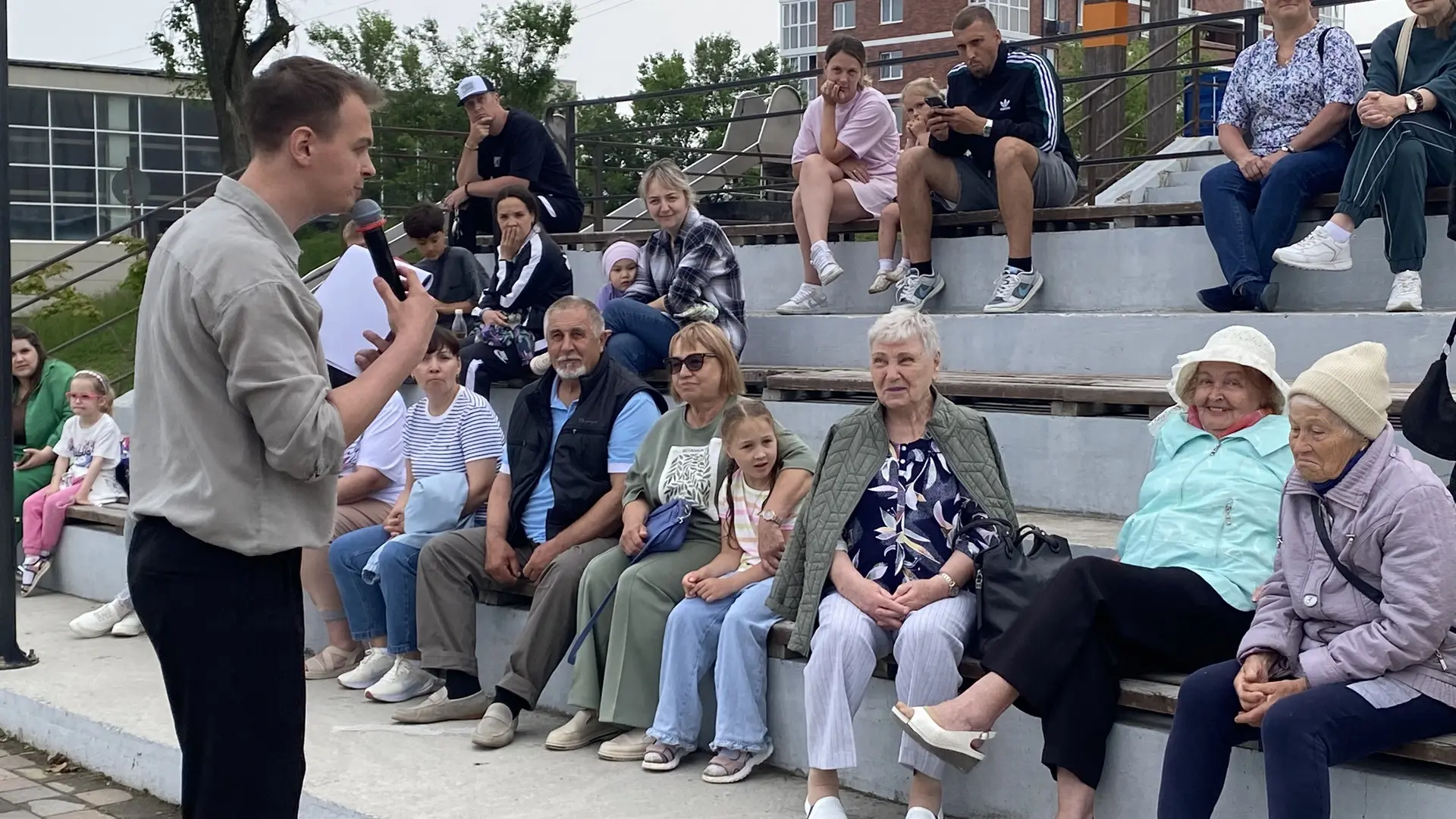 ✨ «Летние вечера 50+» вновь собрали жителей Большого Камня в Народном парке